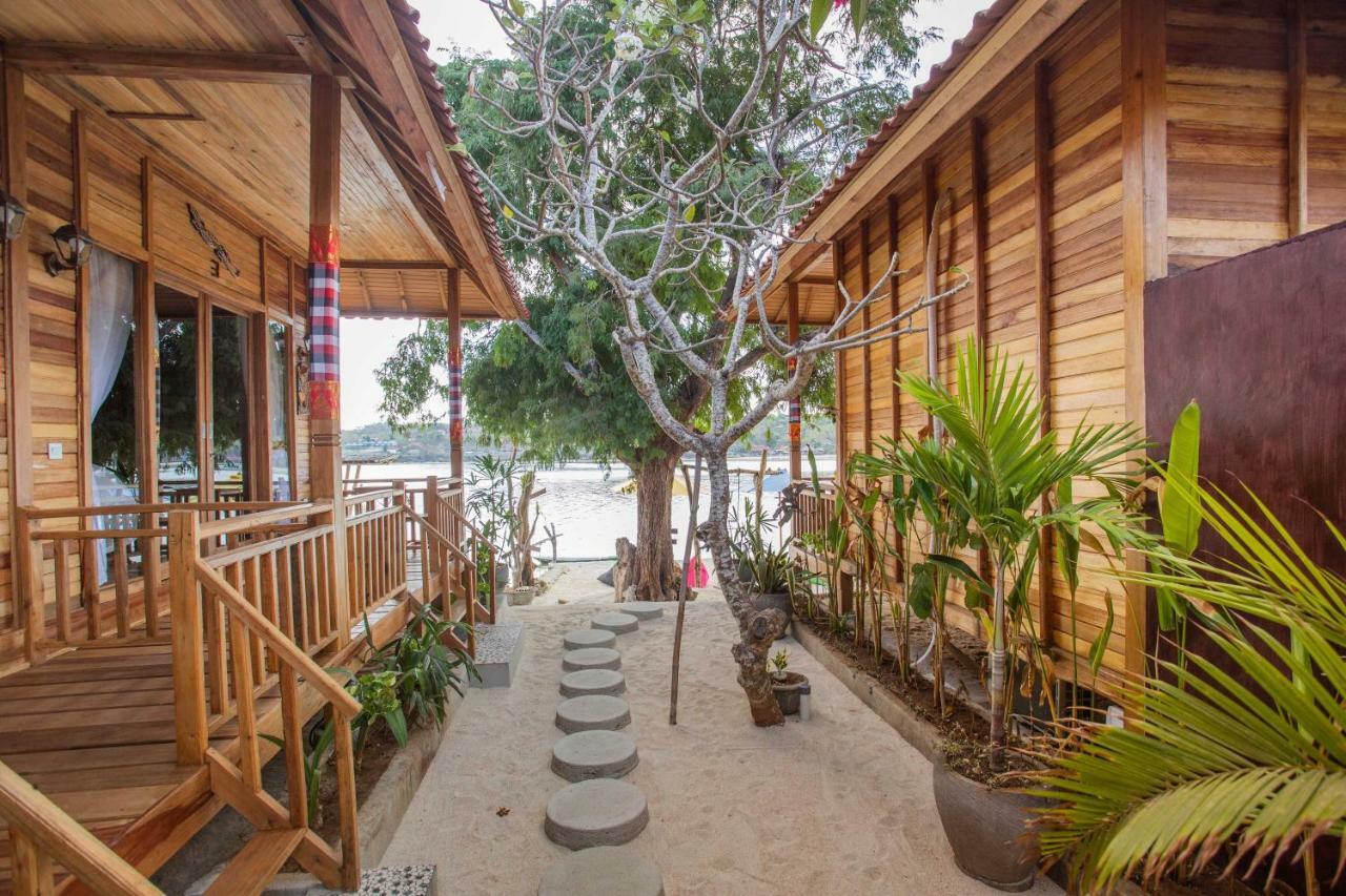 Wooden Beach Sunset Cottages Нуса-Лембонган Экстерьер фото